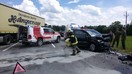 Aufräumarbeiten nach Verkehrsunfall