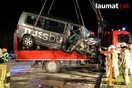 Schwerer Verkehrsunfall mit zwei Kleinbussen