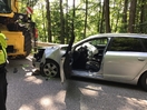 Aufräumarbeiten nach Verkehrsunfall