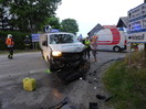 Aufräumarbeiten nach VU, B143